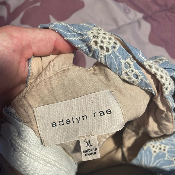 Elegant Blue Floral Lace Midi Dress - Picture 7 of 7